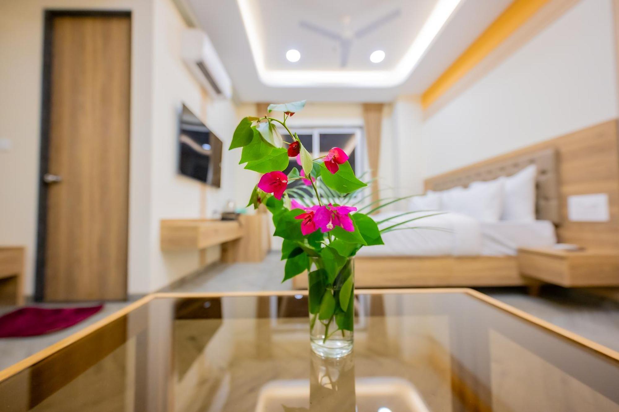 Отель Lotus Leaf Pali  Экстерьер фото